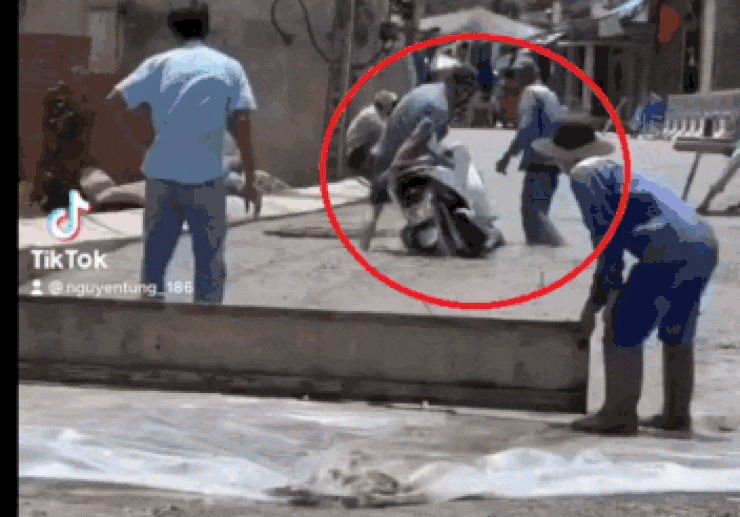 Sau khi đăng tải, đoạn clip người phụ nữ với màn phá đường bê tông mới làm thu hút được hàng trăm ngàn lượt xem, bên cạnh đó là những bình luận từ cộng đồng mạng.