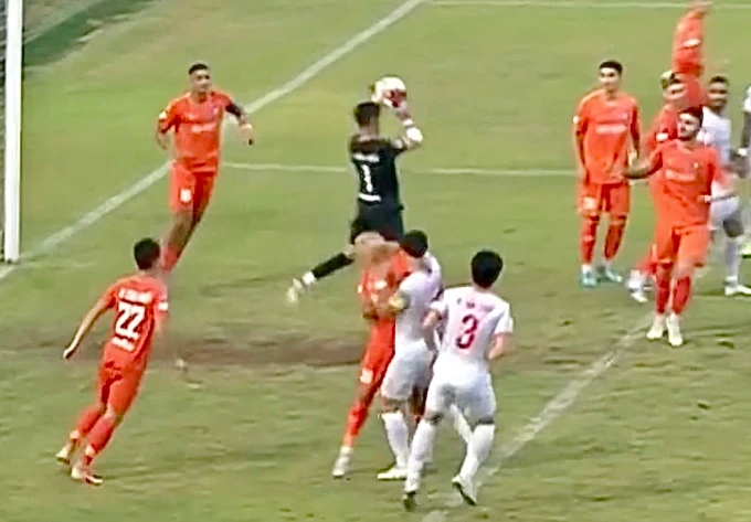 Đoàn Văn Hậu bị tố "xấu chơi", netizen đòi phải có án phạt thích đáng