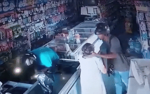 Ten cuop 'che' tien, hon tran cu ba roi noi dieu khong ngo