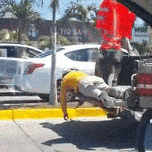 Sáng tạo là tốt nhưng kiểu này khiến người đi đường đứng tim.