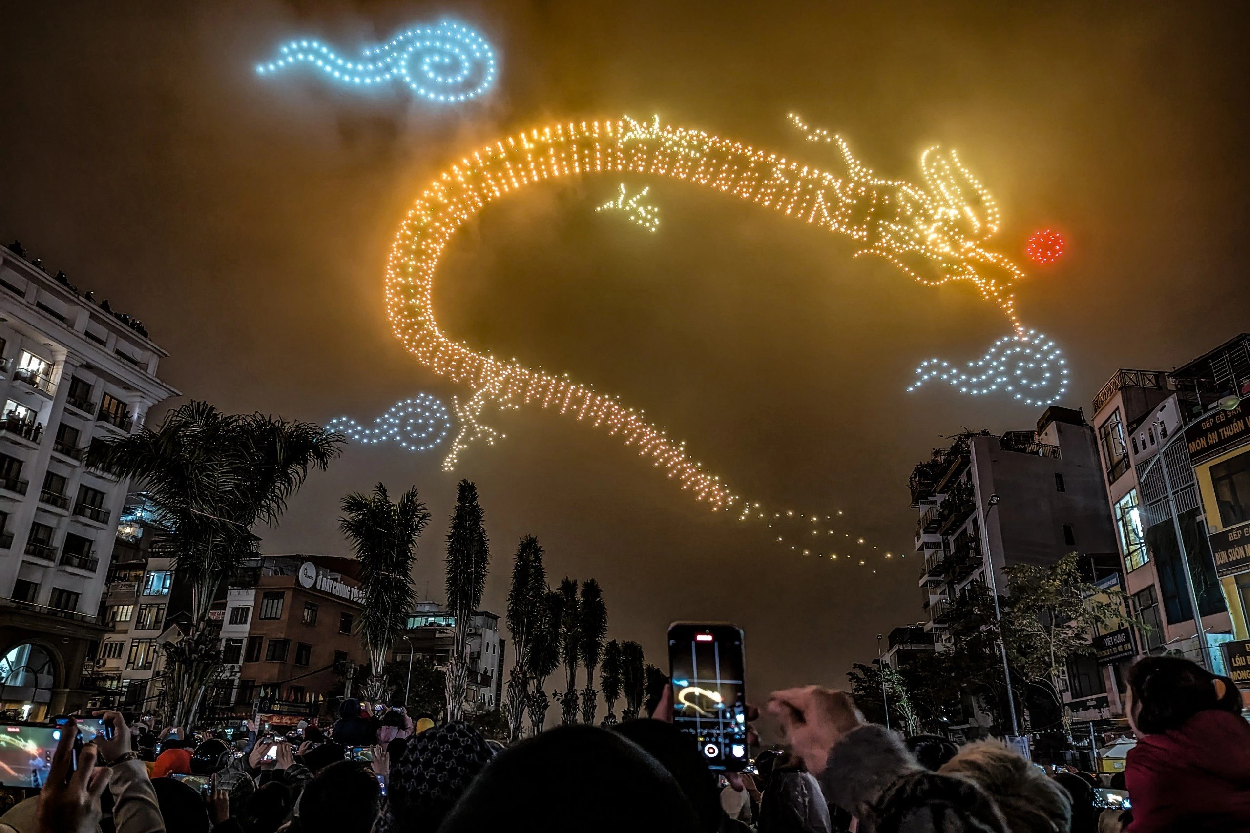 Lễ hội ánh sáng bằng drone tại Hà Nội chào năm mới có gì?