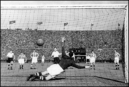 Thắng lợi 26-0 của Preston North End trước Hyde United tại FA Cup năm 1887 đến giờ vẫn là trận thắng có tỷ số cao nhất trong lịch sử cúp FA.