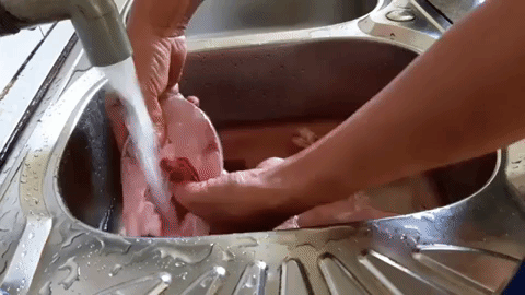 Bi quyet khong dung nuoc hoa van khien chang dam duoi vi mui co the quyen ru-Hinh-5