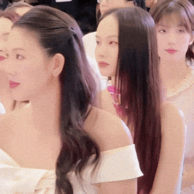 Và dù ở góc quay nào, góc chính diện hay góc nghiêng, Ánh Viên đều xinh đẹp bất chấp.