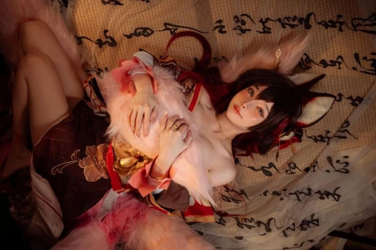 Hóa thân thành hồ ly cực quyến rũ, nữ coser làm fan điên đảo