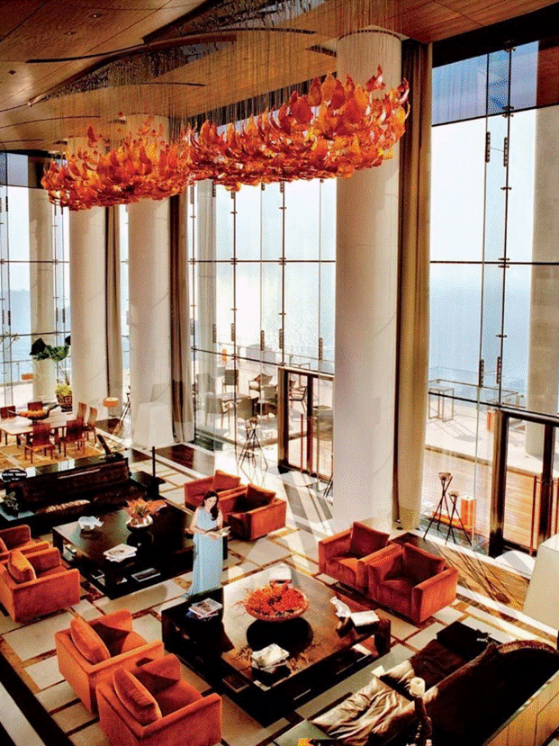 Tầng 11 và 12 của căn nhà được thiết kế thành nhà hàng sang trọng để phục vụ các thành viên trong gia đình.