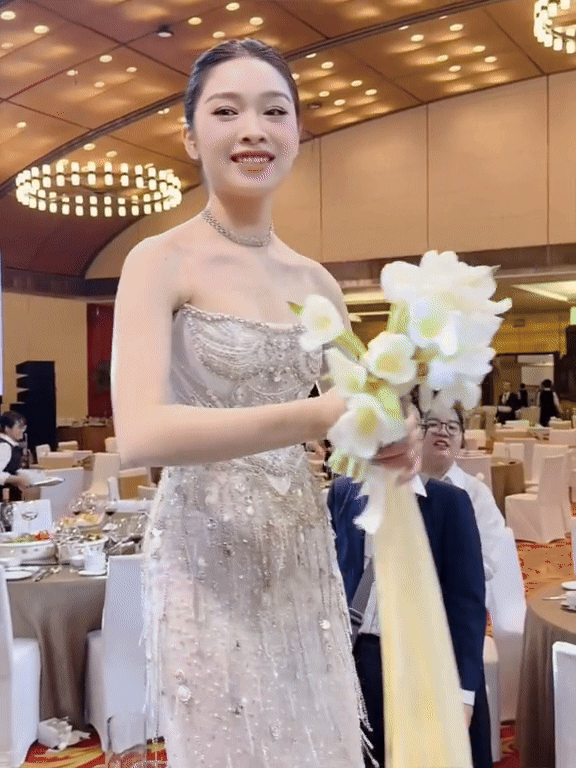 Những ngày đầu năm, Hạnh Quyên vẫn đồng hành cùng với người xem tin tức qua chuyên mục Dự báo thời tiết.