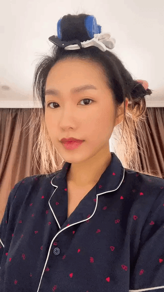 Đặc biệt, sau khi sinh con đầu lòng, vẻ đẹp của Doãn Hải My vẫn rạng rỡ và cuốn hút, minh chứng cho nét đẹp tự nhiên hiếm có.