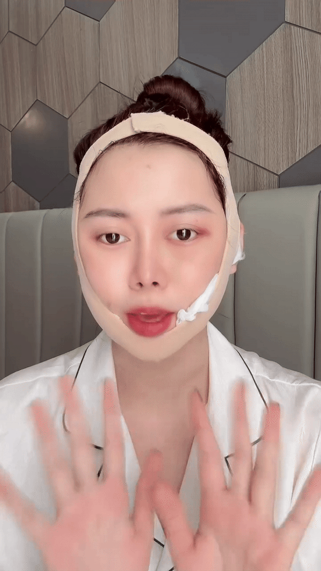 Theo chia sẻ của nữ TikToker này, đây là biến chứng do thẩm mỹ từ 6 năm trước của cô vì bị lừa tiêm silicon.