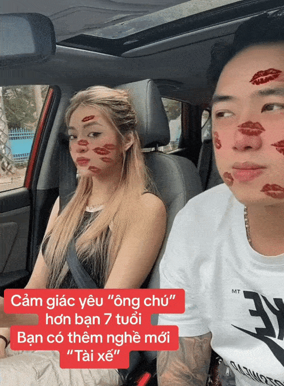 Không để dân mạng phải tò mò thêm, Thanh Tâm cũng nhanh chóng công khai người yêu. Cô thường xuyên cho anh chàng “lên sóng” trong các video của mình.