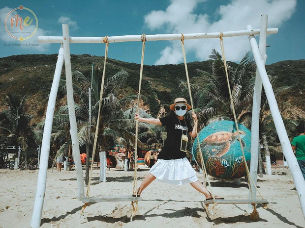 Nghĩ ra độc chiêu đi du lịch biển, cô gái Quy Nhơn khiến nhiều người "ngã ngửa"