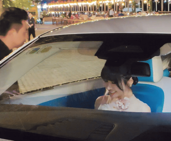 Từng vướng nhiều nghi vấn bằng mặt không bằng lòng nhưng hiện tại, mối quan hệ của Mina Phạm và Joyce Phạm được cho là khá tốt đẹp. Vợ Minh Nhựa từng tự gọi mình là "bà ngoại" khi đăng ảnh tập thể gia đình.