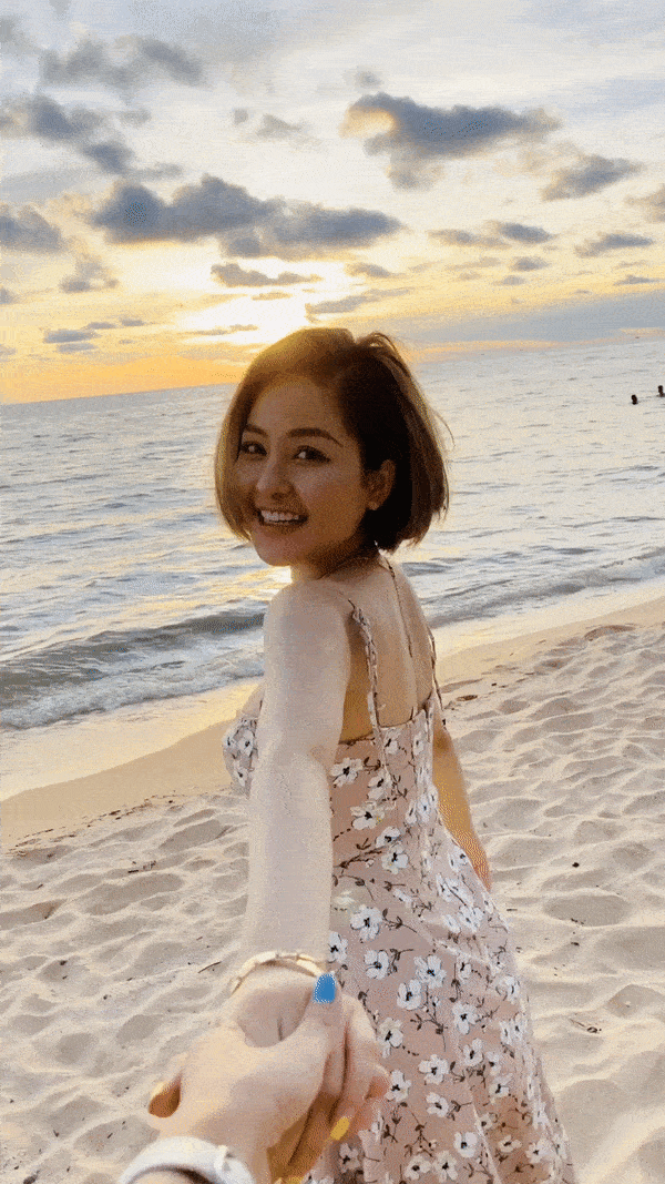 Trở lại sau biến cố lộ clip nhạy cảm, hot girl Trâm Anh thu hút sự chú ý với nhan sắc thăng hạng đáng kể. Bên cạnh đó, nhiều người đã không khỏi ấn tượng bởi dáng tóc ngắn đầy cá tính, mạnh mẽ điều mà trước đây vốn không có ở cô nàng.