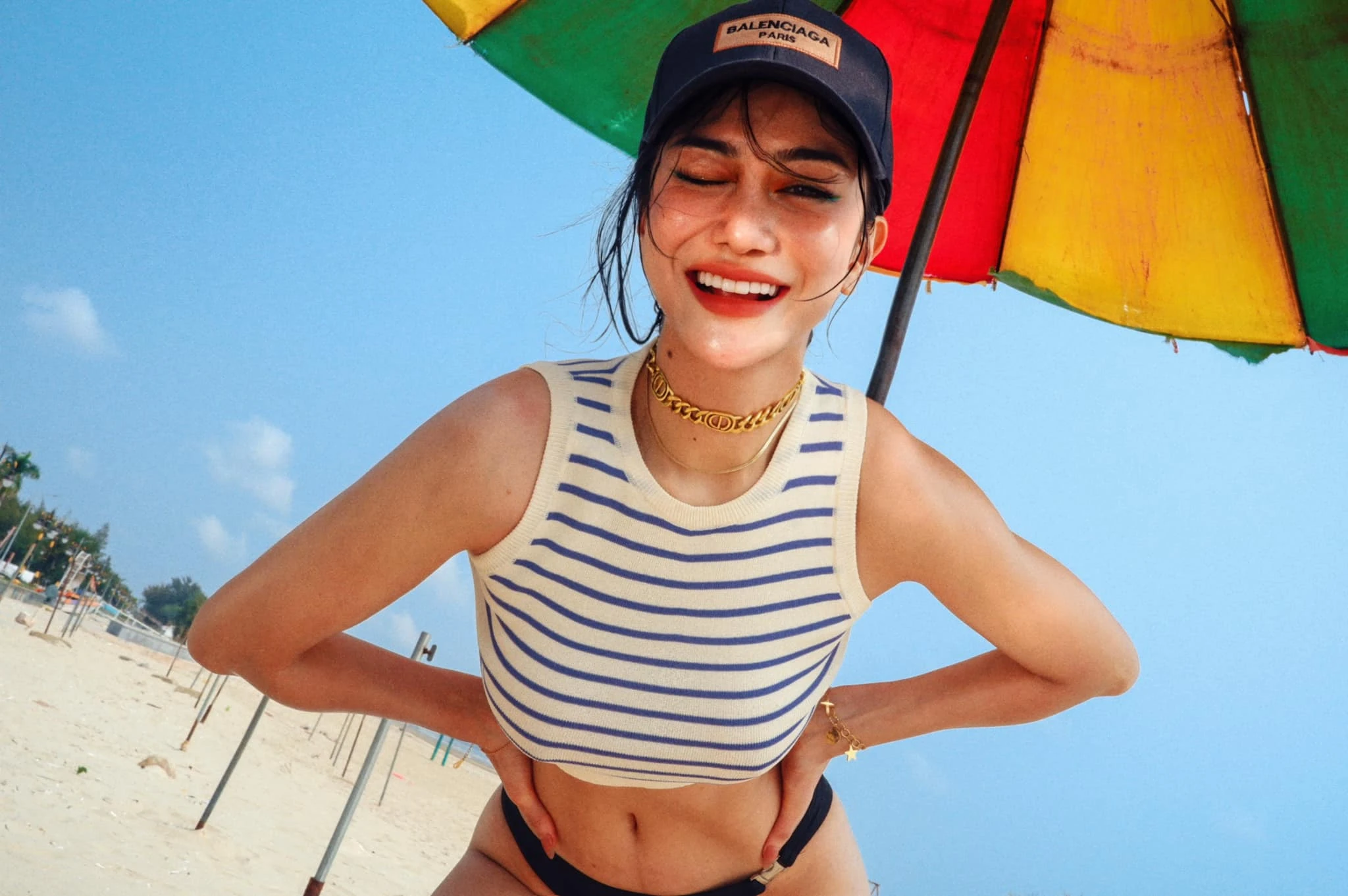 Bị đồn phẫu thuật thẫm mỹ, gái xinh Quảng Ninh nói gì?