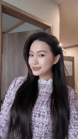 Trong ngày lễ tình nhân, Doãn Hải My hạnh phúc chia sẻ về sự tinh tế của Văn Hậu: "Năm nay chồng tui tặng hoa màu hồng rất xinh. Tui rất thích".