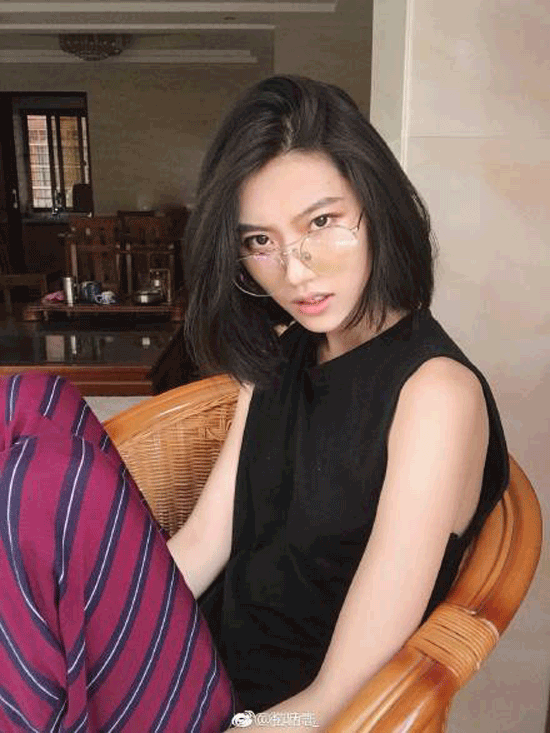 Mặc dù rất hạn chế chia sẻ những hình ảnh liên quan đến nhau nhưng dân mạng vẫn mò ra thời điểm bắt đầu hẹn hò của cặp đôi đồng tính nữ này là từ năm 2016.