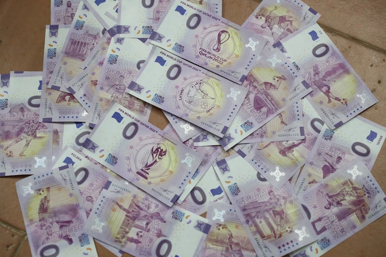 Trước giờ khai mạc World Cup 2022, khám phá tờ tiền kỉ niệm