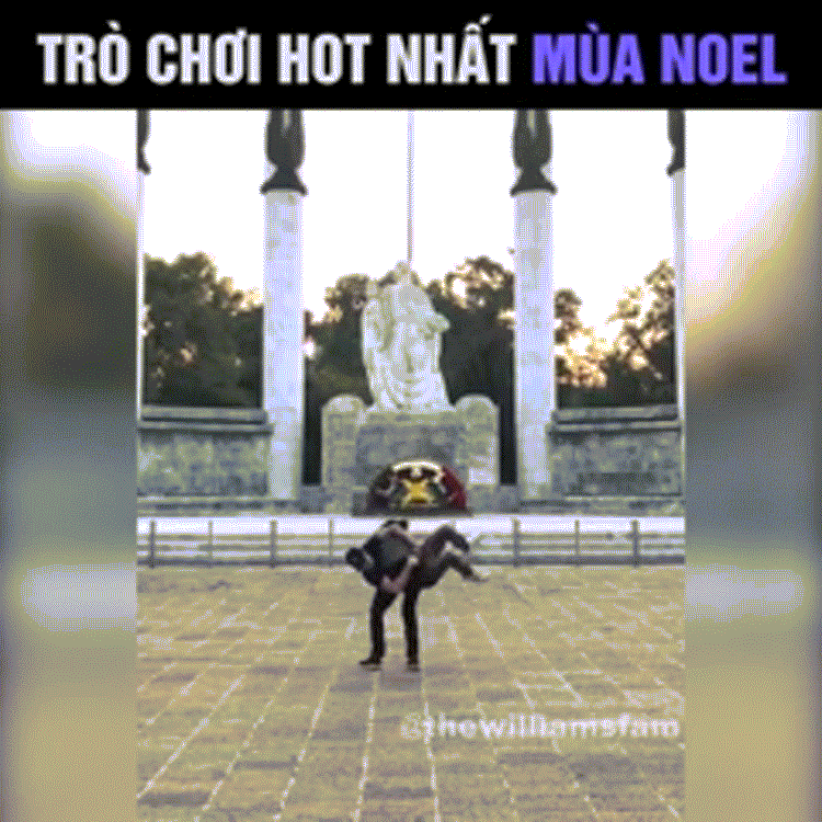 Trời mùa đông thì lạnh, còn gì tuyệt hơn việc vừa được ôm, vừa được nhảy, vừa có clip trò chơi hay ho siêu chất như vậy thì còn gì bằng.