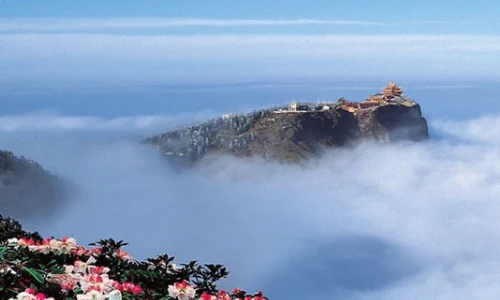 Chiêm ngưỡng 10 ngọn núi có kiến trúc đặc biệt nhất TQ 