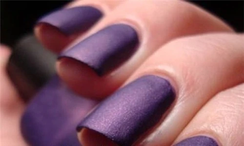 Xu hướng móng tay tím lãng mạn cho mùa thu