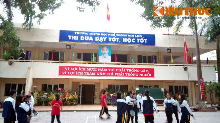 Thầy Sơn chia sẻ: "Trò chọn trường, trường đâu có chọn trò, nhưng cái may của nhà trường là đã sản sinh ra nhiều doanh nhân thành đạt, ai cũng vui".