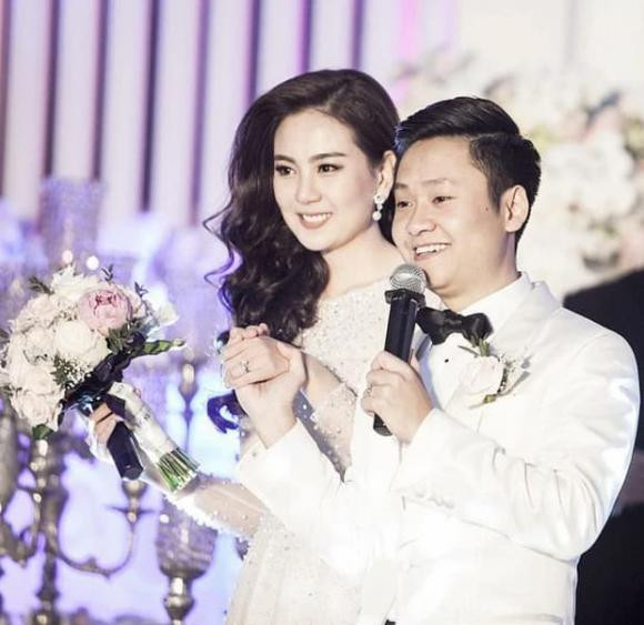 Với danh xưng có được, nữ MC lao động hăng say, lăn xả trong những bản tin nguy hiểm để đưa tin chính xác nhất đến người xem. Năm 2016, cô còn vinh dự nhận giải MC xinh đẹp nhất VTV. Đồng thời cuối năm 2016, Mai Ngọc chính thức lên xe hoa cùng chồng thiếu gia đã gắn bó trong suốt 19 năm. Được biết, chồng cô là doanh nhân Hoài Nam. Gia đình anh sở hữu một công ty tổ chức sự kiện và chuỗi nhà hàng buffet nổi tiếng trong việc đi tiên phong về mô hình buffet ở Hà Nội.