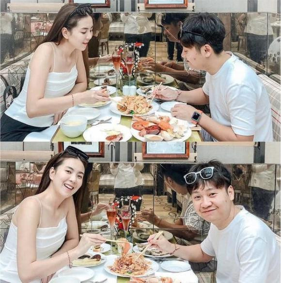 Đám cưới hoành tráng của Mai Ngọc do chính công ty gia đình chồng thực hiện, được tổ chức tại nhà hàng lớn nhất của chuỗi nhà hàng buffet này tại Hà Nội. Không gian lộng lẫy, cầu kỳ của buổi tiệc cưới khiến nhiều người vô cùng ngưỡng mộ.