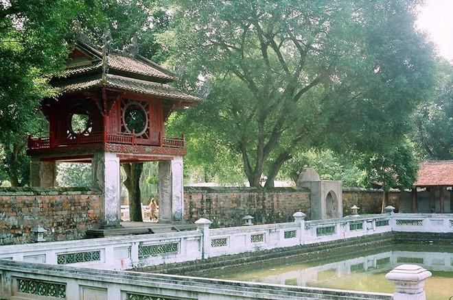 Theo "Quốc sử quán triều Nguyễn", kỳ thi Nho học cuối cùng ở nước ta được tổ chức vào năm 1919, dưới thời vua Khải Định nhà Nguyễn. Theo đó, khoa thi Hương cuối cùng được tổ chức tại trường Thừa Thiên năm 1918. Ngày 1/4/1919 , khoa thi Hội cuối cùng được tổ chức. Nền khoa cử Nho học Việt Nam chính thức khép lại.