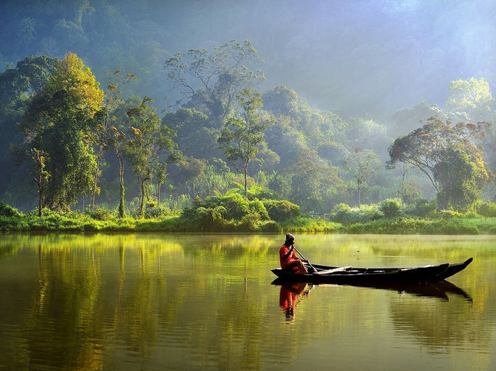 Ôn hòa như người già, đơn thuần như con trẻ, trong sáng như dòng nước, thong dong như đám mây, những người như vậy phúc khí hẳn vô lượng. Muốn làm một người có phúc, cần học được tinh thần của chữ "phúc", biết hài lòng với những gì đang có, hạnh phúc vì có cơm ăn áo mặc, có việc làm hàng ngày. Hãy để tâm hồn mình rộng lớn, bình hòa, vui vẻ tận hưởng trọn vẹn mỗi ngày trong đời để phúc khí luôn ở bên bạn.