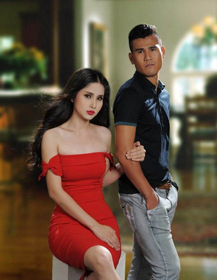Năm 16 tuổi, cô quen biết và yêu cầu thủ Phan Thanh Bình. Năm 21 tuổi, người đẹp lên xe hoa, ở nhà làm công việc nội trợ, chăm sóc con gái nhỏ. Tuy nhiên, sau chục năm chung sống, cặp đôi ly hôn. Thảo Trang ra đi tay trắng và làm lại từ đầu khi bước sang tuổi 30.