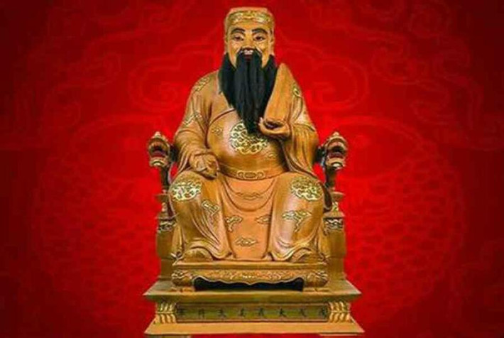 Cách hóa giải phạm Thái Tuế đơn giản. Theo quan niệm, Thái Tuế là hung thần rất sợ màu đỏ, do đó, để hóa giải Thái Tuế, bạn cần thay đổi phong thủy nhà ở của mình để có thể có được hỗ trợ tốt nhất từ địa khí.
