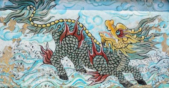 Tuổi Thìn. Thìn thông minh, nhanh nhẹn, luôn hòa đồng với mọi người nên được mọi người quý mến từ đó tạo dựng được rất nhiều mối nhân duyên tốt đẹp có lợi cho sự nghiệp của con giáp này.