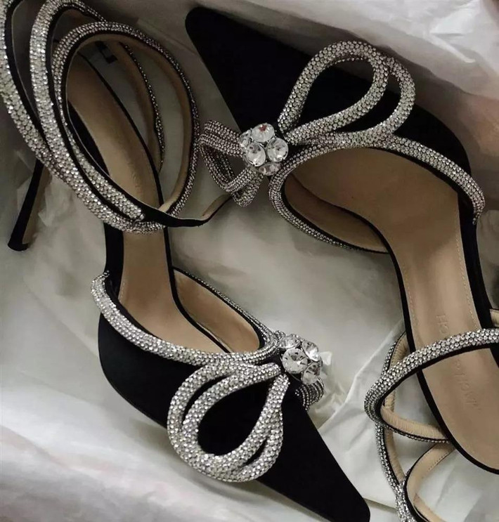 ôi giày nơ công chúa này đến từ thương hiệu Mach&Mach và được hàng loạt sao Việt mê style bánh bèo lăng xê suốt thời gian qua.