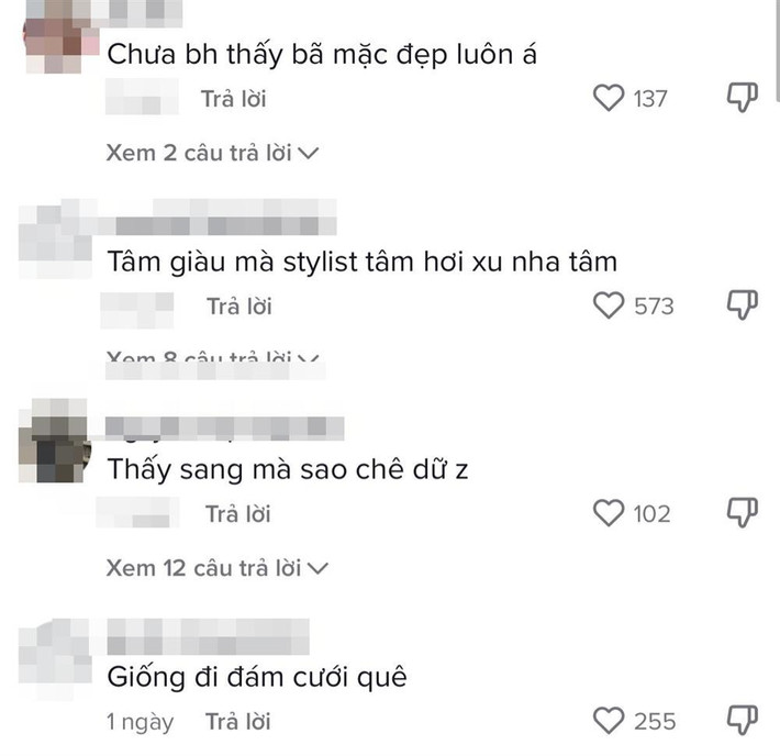 ưới phần bình luận, netizen một lần nữa nổ ra tranh cãi vì gu thời trang khó hiểu, chưa xứng tầm với độ giàu có của Ngọc Thanh Tâm.