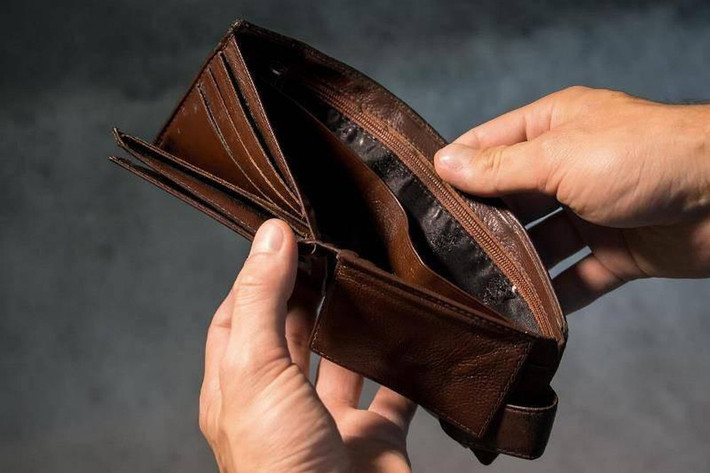 Ví cũng đại diện cho tài vận của một người, nếu ví được làm quà tặng cho người khác, nó được coi là đem tài vận tặng người.