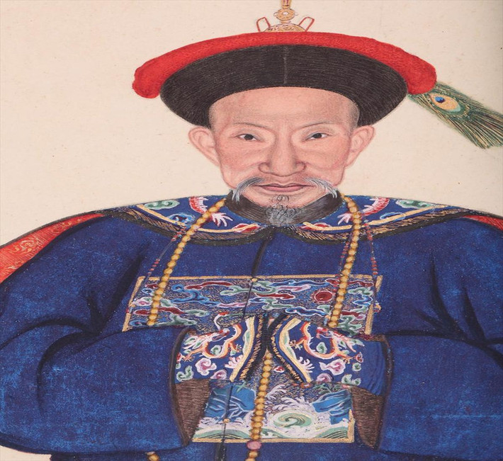 Theo sách "Việt Nam sử lược", đội quân xâm lược đông đảo của nhà Thanh do viên Tổng đốc Lưỡng Quảng là Tôn Sĩ Nghị làm tổng chỉ huy. Theo sau là những viên tướng như Sầm Nghi Đống, Hứa Thế Hanh.