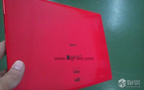 Máy tính bảng Sirius Nokia sắp ra mắt. Một nguồn tin mới tiết lộ chiếc máy tính bảng Microsoft Surface 2 và Nokia Sirius sắp được trình làng. Nokia Sirius thực ra vẫn là chiếc máy tính bảng chạy hệ điều hành Windows RT. Chiếc điện thoại này có thể sẽ ra mắt vào cuối tháng 9/2013 tại New York.