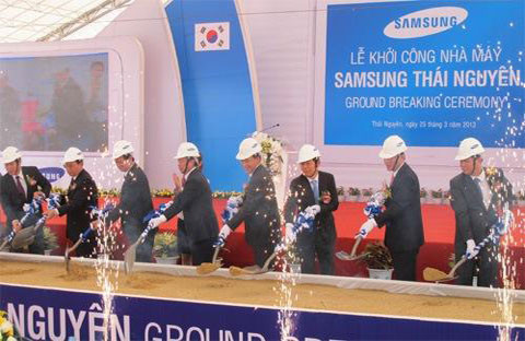 Samsung đầu tư 1,2 tỷ USD xây nhà máy thứ 3 tại Việt Nam.Với nhà máy thứ 3 này, Việt Nam sẽ trở thành một trong những đối tác hàng đầu của tập đoàn Samsung trong việc sản xuất và lắp ráp các mặt hàng điện tử cao cấp.