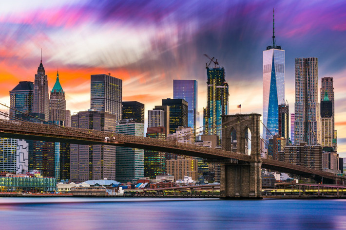 New York được người Hà Lan thành lập như một trạm mậu dịch thương mại năm 1624. Vùng định cư này lúc đó được gọi là tân Amsterdam. New York là thủ đô của nước Mỹ từ năm 1785 đến 1790, là thành phố lớn nhất của Mỹ kể từ năm 1790.