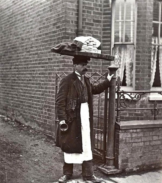 Một người đàn ông tại London, năm 1910.