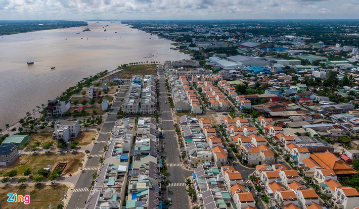 Có 2 tỉnh ở miền Tây có 2 thành phố trực thuộc tỉnh gồm An Giang (Long Xuyên, Châu Đốc) và Hậu Giang (Vị Thanh, Ngã Bảy).