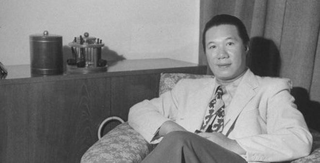 Theo các tài liệu lịch sử, vua Bảo Đại của triều Nguyễn chính là vị hoàng đế đầu tiên và duy nhất của nước ta có máy bay riêng. Không chỉ một, Bảo Đại còn sắm riêng cho mình 2 máy bay. Ngoài máy bay, Bảo Đại còn có bộ sưu tập gồm nhiều xe hơi, môtô sang trọng, đắt đỏ thời bấy giờ.