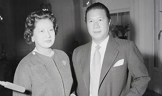 Vua Bảo Đại (1913-1997) có tên thật là Nguyễn Phúc Vĩnh Thụy. Danh từ Bảo Đại chỉ xuất hiện trong niên hiệu của ông. Theo tục lệ nhà Nguyễn, các vị hoàng đế chỉ giữ một niên hiệu nên dân gian hay dùng niên hiệu để chỉ vị hoàng đế đó.