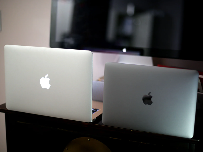 Đoạn video trên từ Apple Explained đã phân tích chi tiết lý do khiến logo quả táo phát sáng bị loại bỏ. Từ khi MacBook 12 inch xuất hiện vào năm 2015, Táo khuyết không còn sử dụng chi tiết này trên MacBook Pro và MacBook Air ra mắt sau đó. Ảnh: iMore.