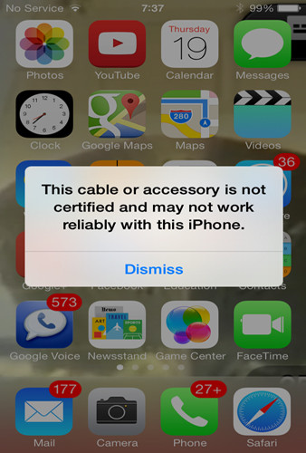 Apple chặn cáp Lightning giả bằng iOS 7. Đây là một động thái sau hàng loạt những câu chuyện thương tâm về các vụ tai nạn có liên quan đến dây sạc giả của iPhone và iPad. Với iOS 7, nếu là cáp giả, sẽ xuất hiện dòng hiển thị “dây cáp hoặc thiết bị phụ trợ này không đảm bảo chất lượng và sẽ không làm việc được với chiếc iPhone này một cách đáng tin cậy”.