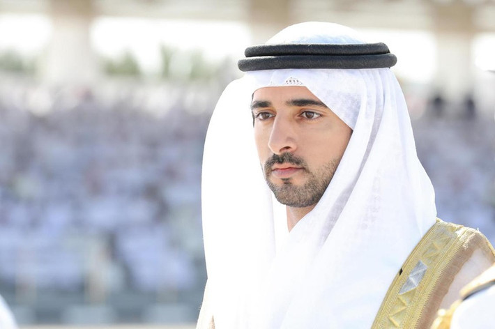 Lối sống xa hoa của Hoàng gia Dubai được tiết lộ nhiều nhất thông qua các hình ảnh mà Thái tử Sheikh Hamdan (hay còn gọi là Fazza), người con trai thứ hai của tiểu vương, đăng tải trên trang cá nhân. Fazza là một trong các thành viên hoàng tộc nổi tiếng ở châu Á nhờ vẻ ngoài nam tính, lịch lãm, vóc dáng cao ráo. Ảnh: BI.