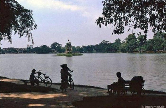 Buổi chiều ở Hồ Hoàn Kiếm.