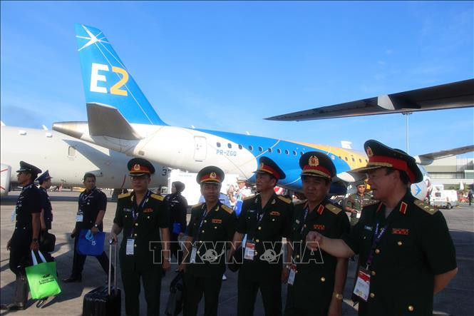 Phái đoàn Việt Nam tham gia triển lãm Hàng hải và Hàng không Quốc tế 2019 tại Malaysia.. Nguồn ảnh: TTXVN.