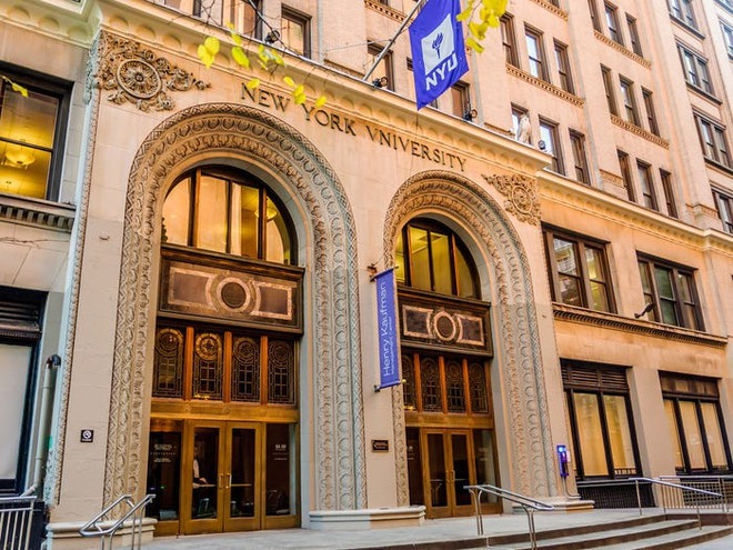 Anh từng theo học ngành nghệ thuật khai phóng ở Đại học New York, Mỹ nhưng tới tháng 9/2018 thì chuyển sang học nghệ thuật tại một trường đại học tư ở thủ đô Rome, Italy.Ảnh: Getty.
