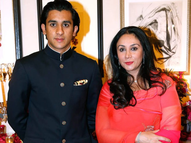 Mẹ của Singh là Công chúa Diya Kumari, một chính trị gia và là thành viên của Hội đồng Lập pháp bang Rajasthan.Singh lên ngôi bởi vì bà Kumari là người con duy nhất của ông ngoại anh, còn cha của Singh chỉ là "người thường" và không có tước hiệu quý tộc nào.Ảnh: Getty.